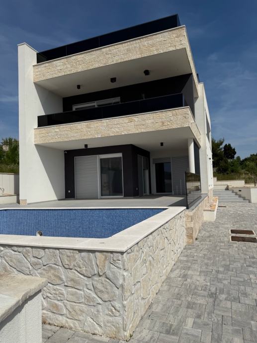 prodaju-moderna-vila-bazenom-pogledom-more-rtina-miocici-slika-251402456