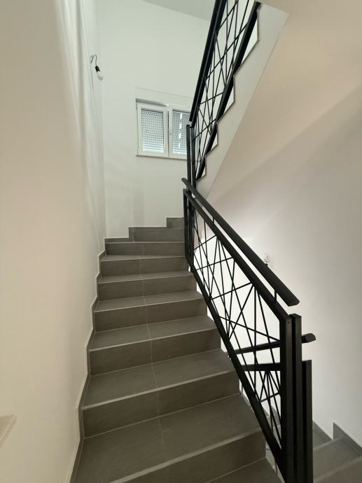 prodaju-moderna-vila-bazenom-pogledom-more-rtina-miocici-slika-251402457